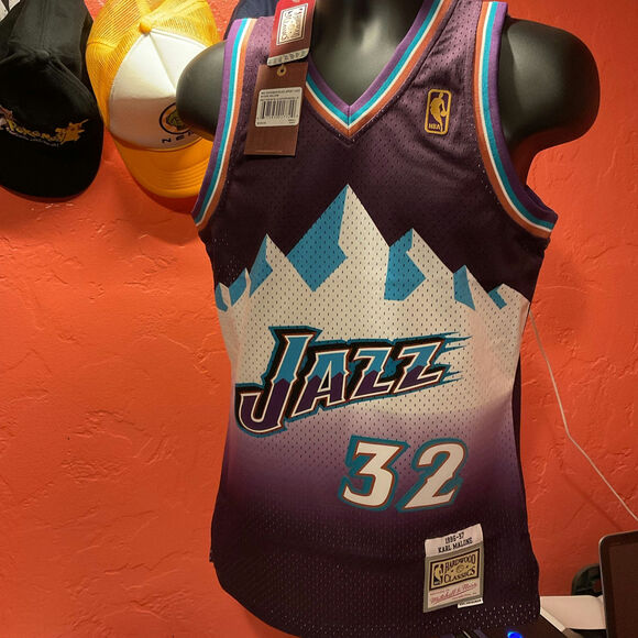 Mitchell & Ness 1998 Utah Jazz Karl Malone basketball Jersey Men Small Authentic - Picture 1 of 6